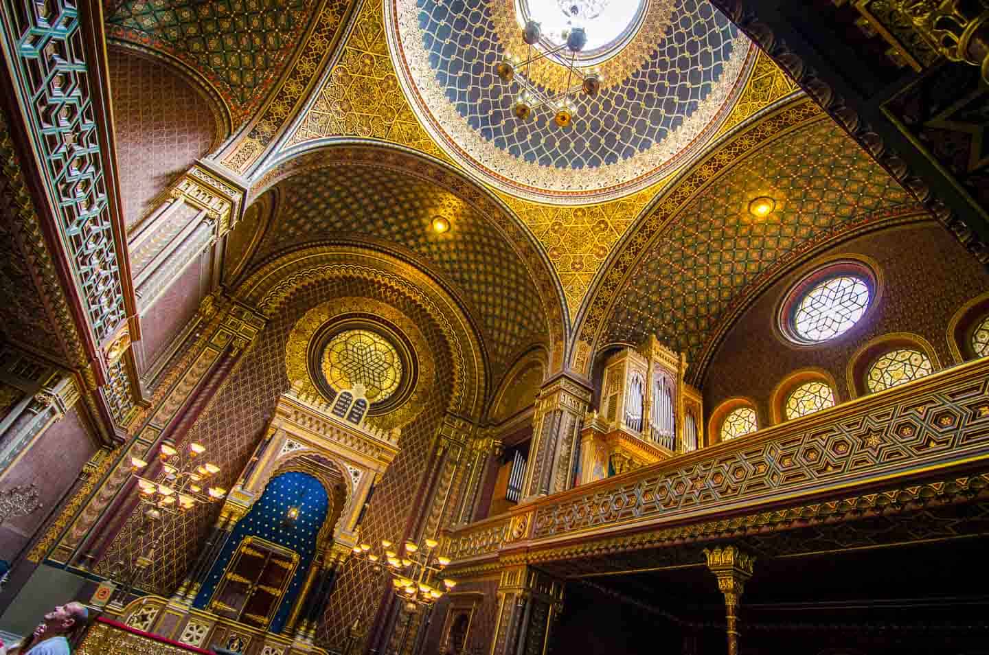 synagogue tour prague