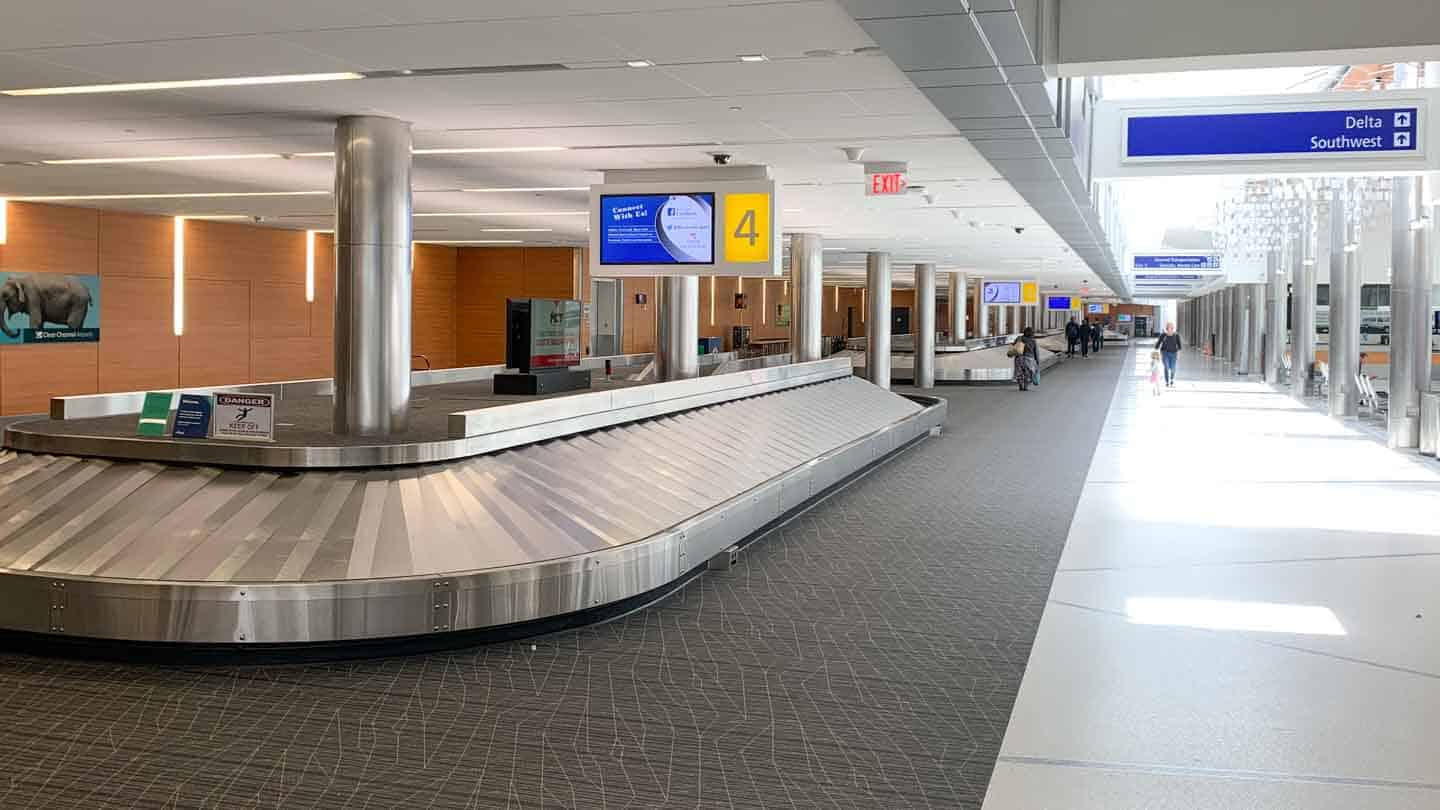 Milwaukee Airport Parking & Terminal Guide + Free Parking Code