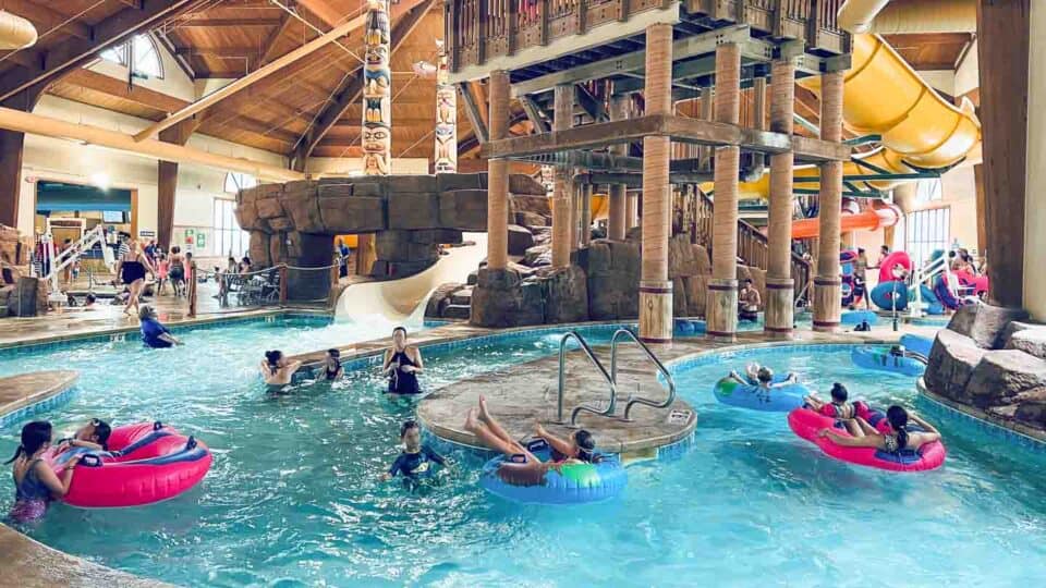 Top 10 Best Waterpark Hotels In Wisconsin Dells