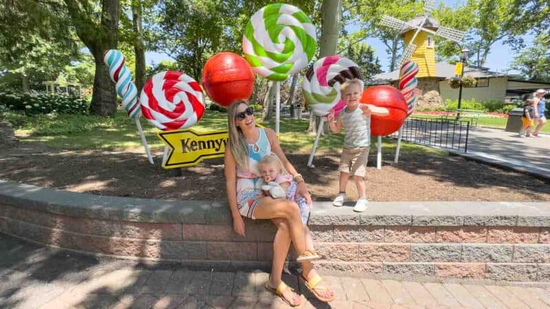 mom and kids at Kennywood Theme park in Pittsburgh on a family vacation